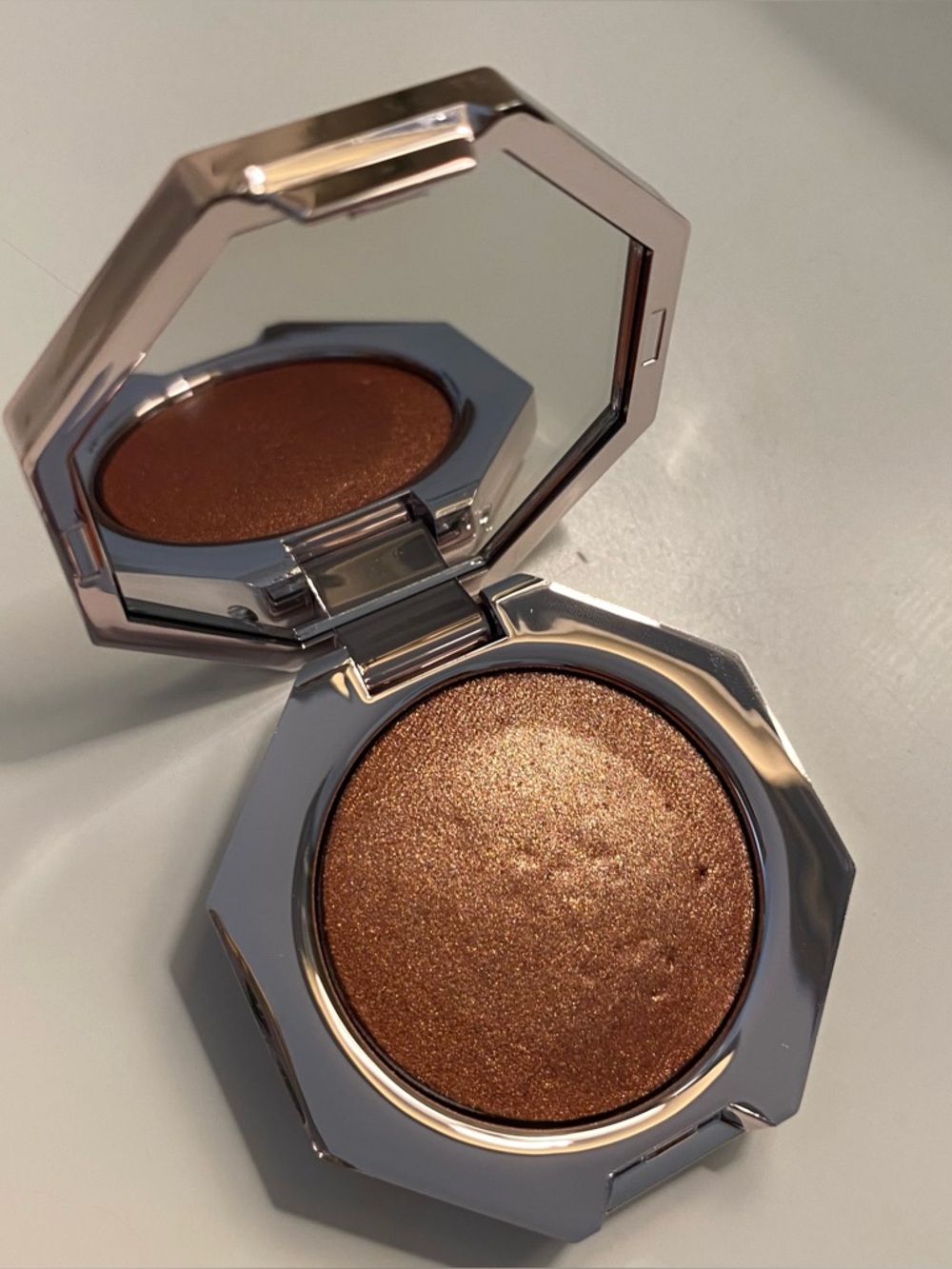 Fenty Beauty All Over Diamond Bomb Baked Highlighter- Fenty Glow
